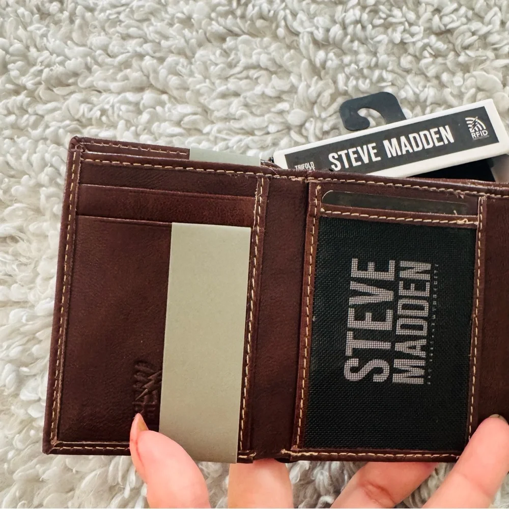 Steve Madden Genuine Leather trifold wallet - Brown. New